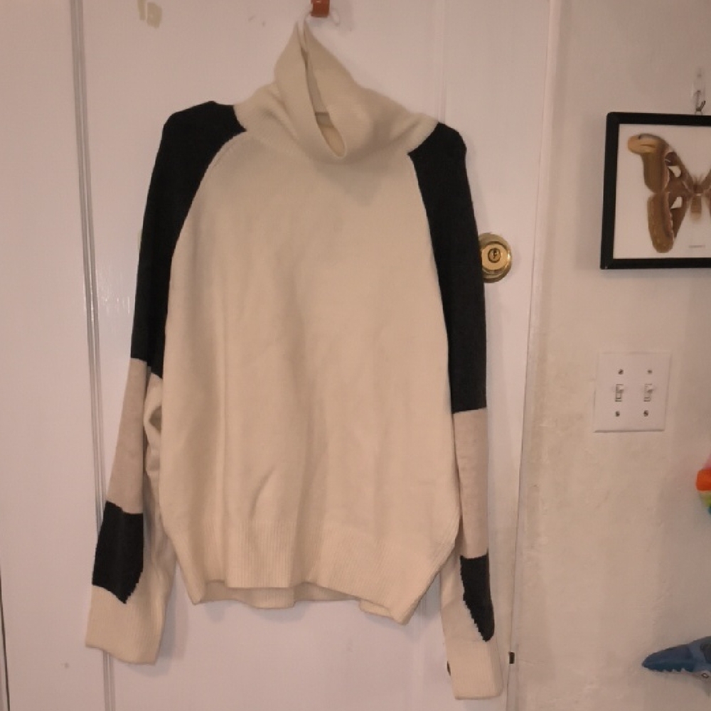 NWT Reiss | Cream and Black Turtleneck Sweater
